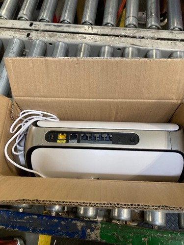 Routeur NETGEAR Orbi série 970 WiFi quad-bande 7 mailles RBE971S-100NAS 899 $ PRIX DE DÉTAIL SUGGÉRÉ PAR LE FABRICANT ! - Photo 3/5