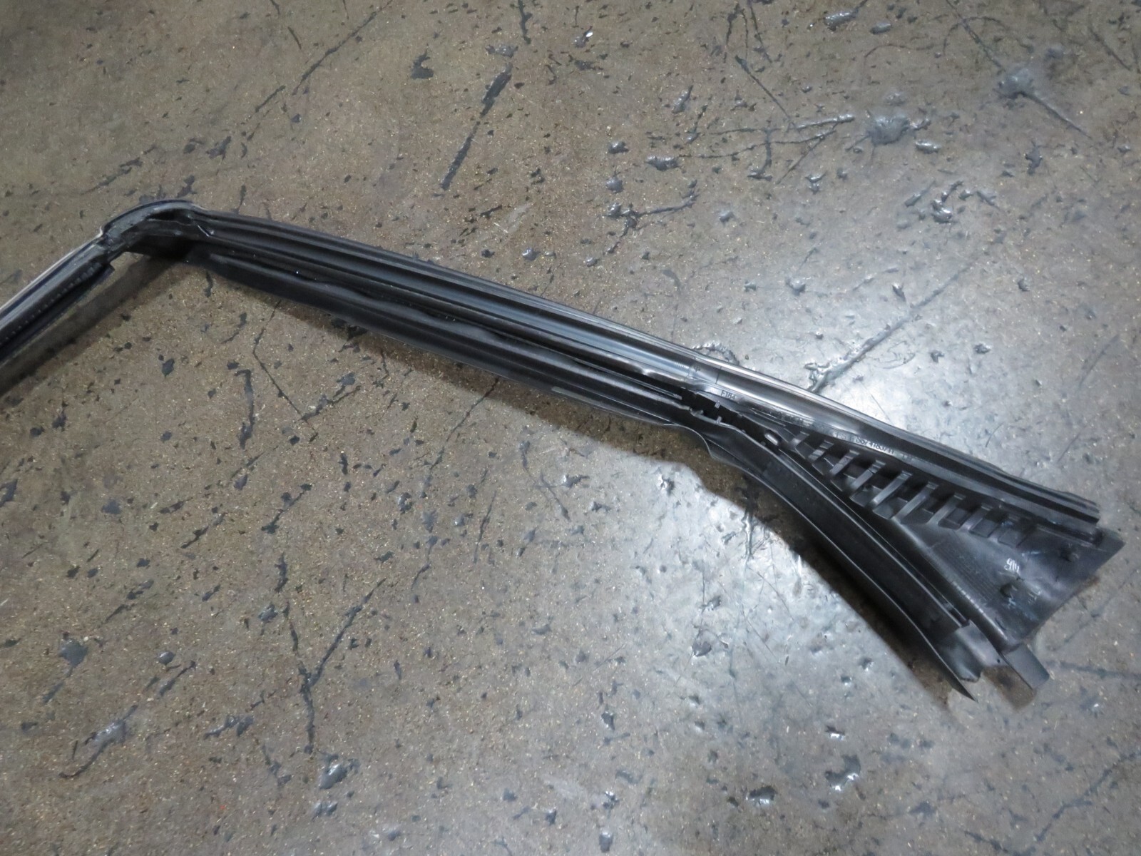 Ferrari Portofino, Upper Windshield Gasket, Used, P/N 807171