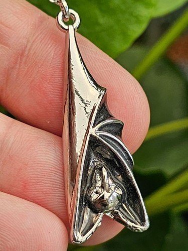 Bat Pendant Hanging Necklace Gothic Halloween Bat Nosferatu 18" Chain Jewellery - Picture 15 of 19