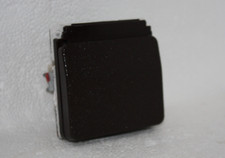 Jung topline TIP 90 KD Steckdose mit Klappdeckel in braun ledergenarbt