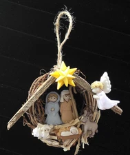 Hand Created NEW Christmas Manger Scene on Grapevine Wreath 3"