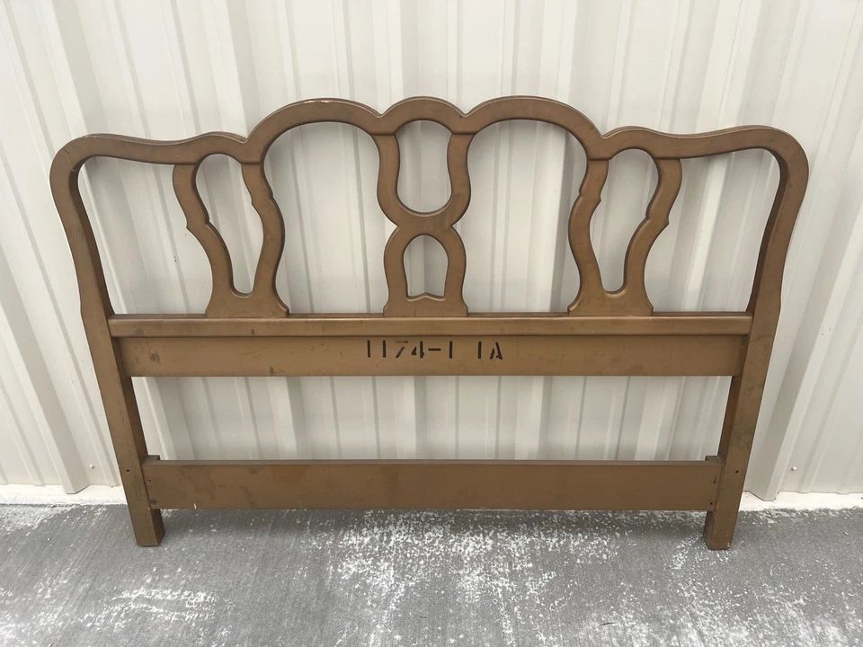 Cabecero de madera pintado en oro provincial francés vintage tamaño completo Drexel Touraine Foto 2 de 4