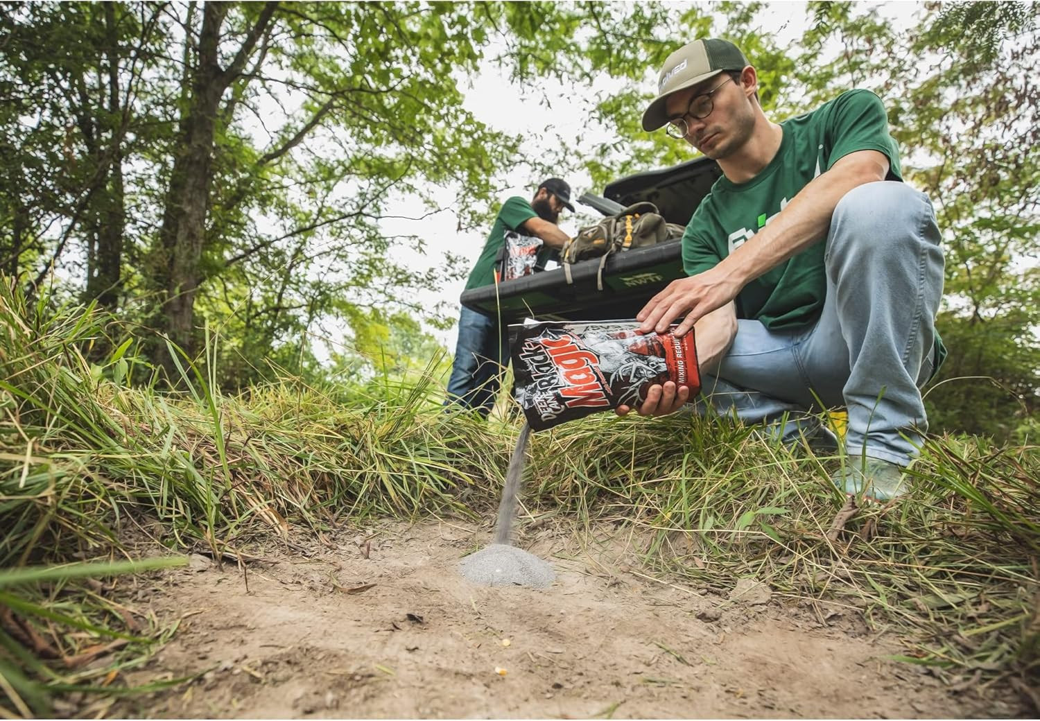 Deer Cane Black Magic Deer Mineral Attractant - Fast & Easy to Use All Year-Roun