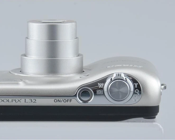 Nikon COOLPIX L32 Silver Compact Digital Camera Body only Tested Rank - B - Image 2 of 4