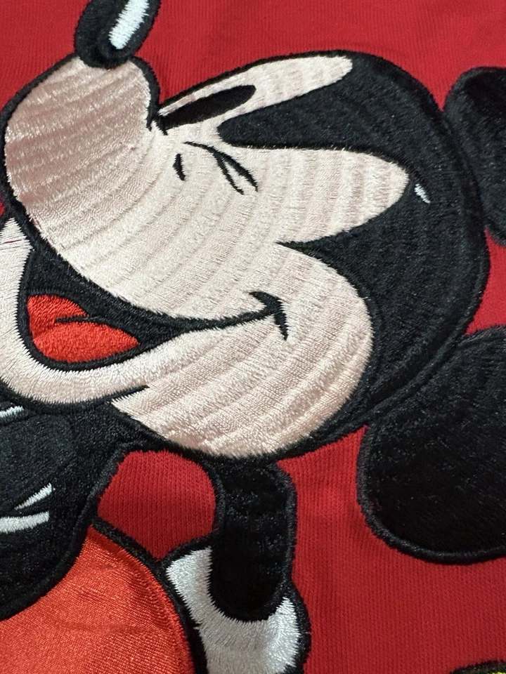 Camisa Mickey Mouse Roja Bordada L/Xl Manga Corta Con Azul Marino En La Espalda Y2k Foto 3 de 4