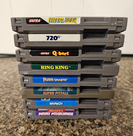 Nintendo NES-001 Console W/ Gray Zapper, Controller & 8 Games LOT