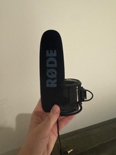 RØDE Microphones VideoMic Pro R Compact Directional on Camera Microphone