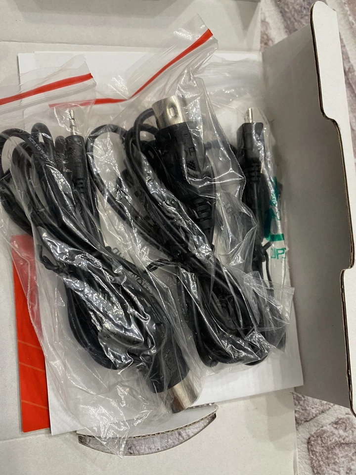 iRig Interfaccia MIDI iPhone iPod touch iPad Pro Audio Piano Synth Tastiera Nuova - Immagine 4 di 4