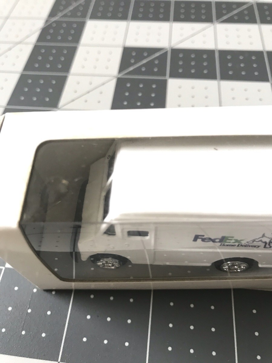 NIB FedEx home Delivery DieCast Step Van Metal Truck Scale 1