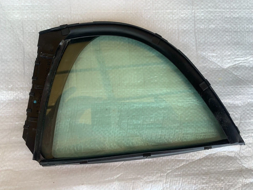 Lexus Es300 2002 puerta trasera izquierda lado del conductor cuarto ventilación ventana vidrio OEM Foto 2 de 2