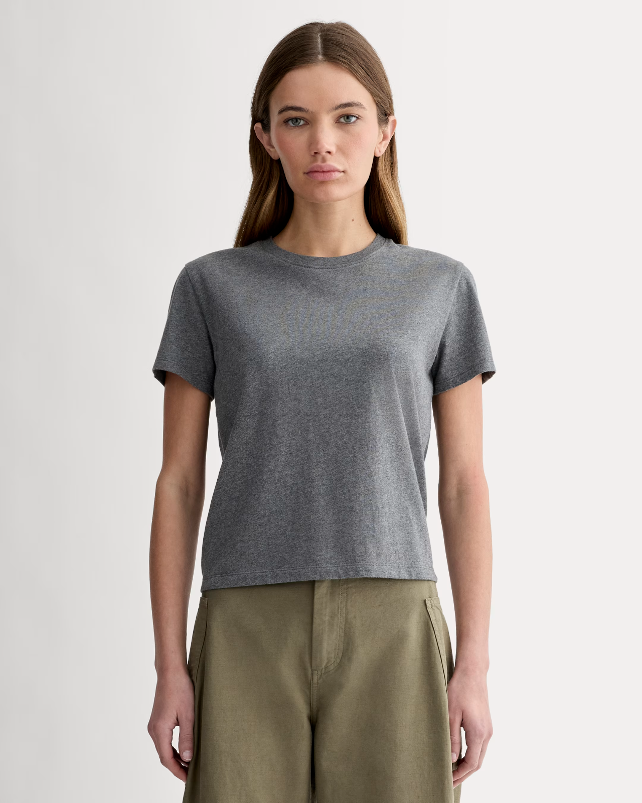 Everlane The Box Cut Tee in Essential Cotton in Heathered Charcoal, Size X-Small