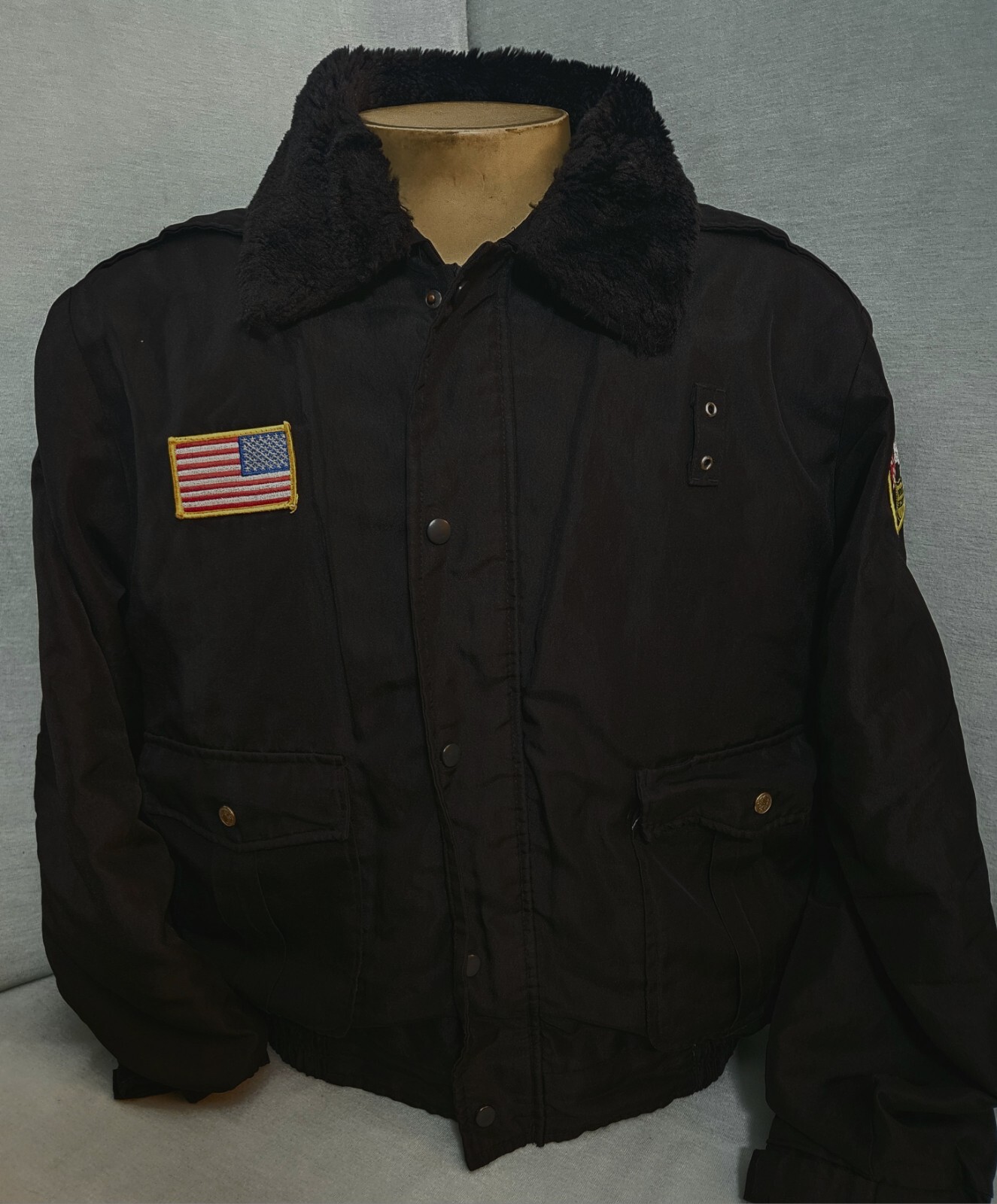 international security services inc. jacket Size … - image 1