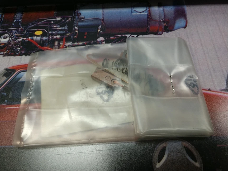 Новый комплект для восстановления щетки генератора переменного тока OE Saab 900 9000 9515180 1985–1994 - Изображение 2 из 2