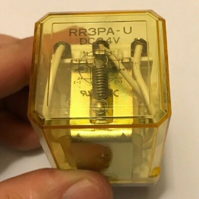 Relais IDEC RR3PA-U D'occasion - Cube à Glace 11 Broches, 120V AC, 10A, 3 Contacts