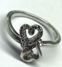 Hermoso anillo de plata de ley 925 con astillas de un diamante para amantes de dos corazones talla 7