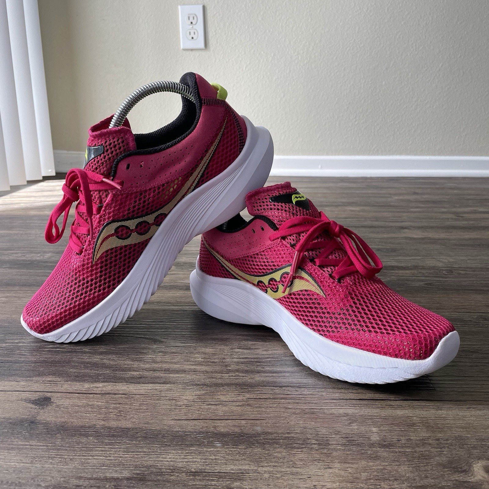 Saucony KINVARA 14 Womens Running Shoes Size 9.5 Citron/Red Rose Sneakers S10823 thumbnail 9