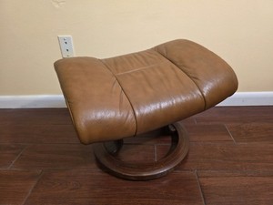 Ekornes Stressless Noblesse "Tigereye" Leather Adjustable Ottoman Wood Base