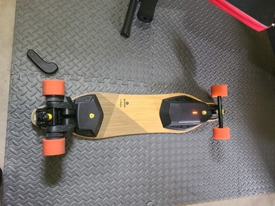 Boosted Board V2 With Extended Range Battery With Remote & Charger