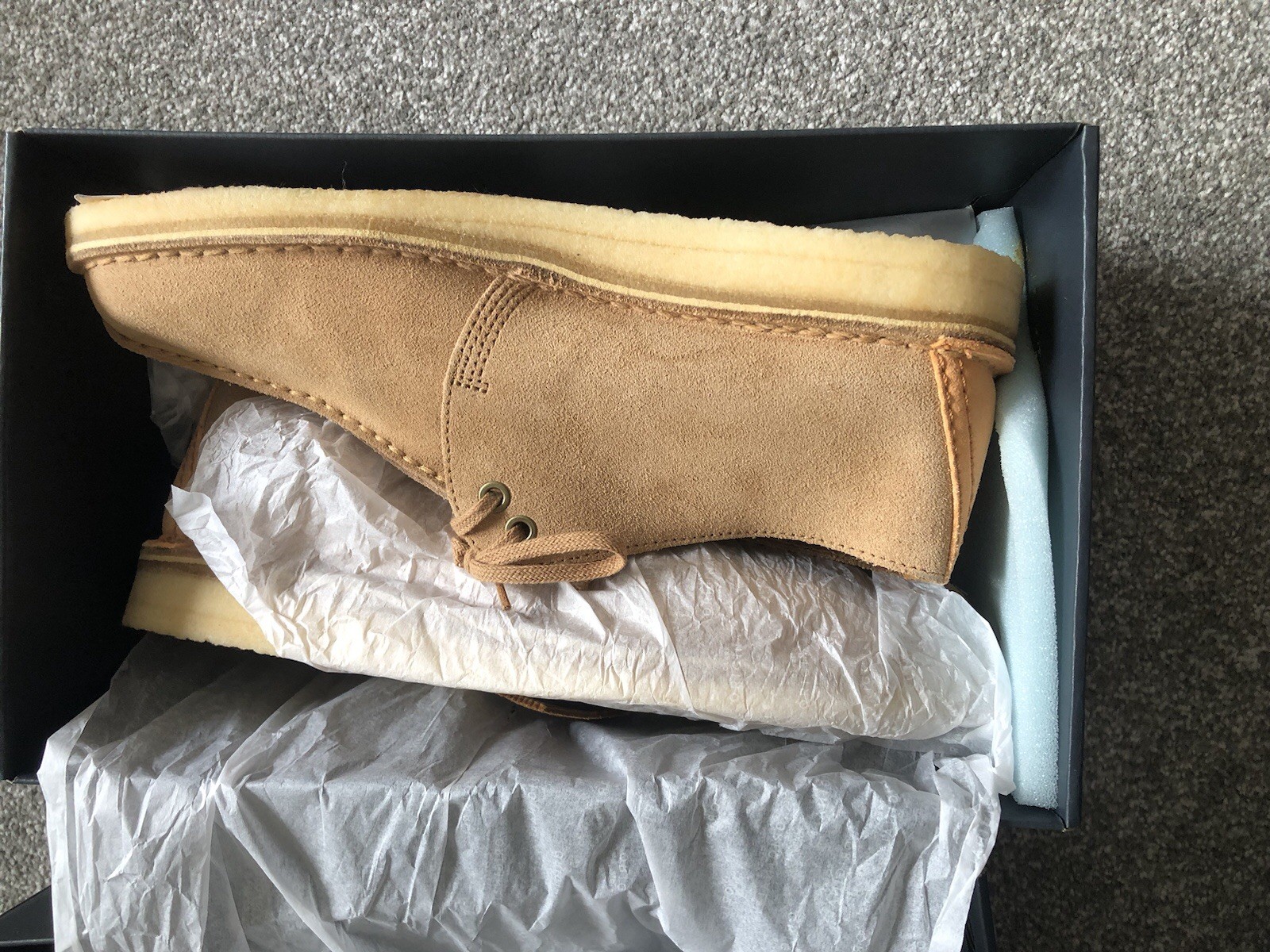 BNIB Clarks Originals Desert Trek, Light Tan, Size 9.5 image 4
