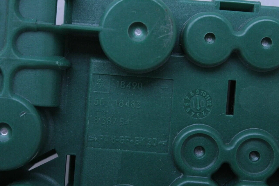 BMW X5 525i 530i E39 2001-2003 maletero caja de relé de fusibles OEM usado Foto 4 de 4