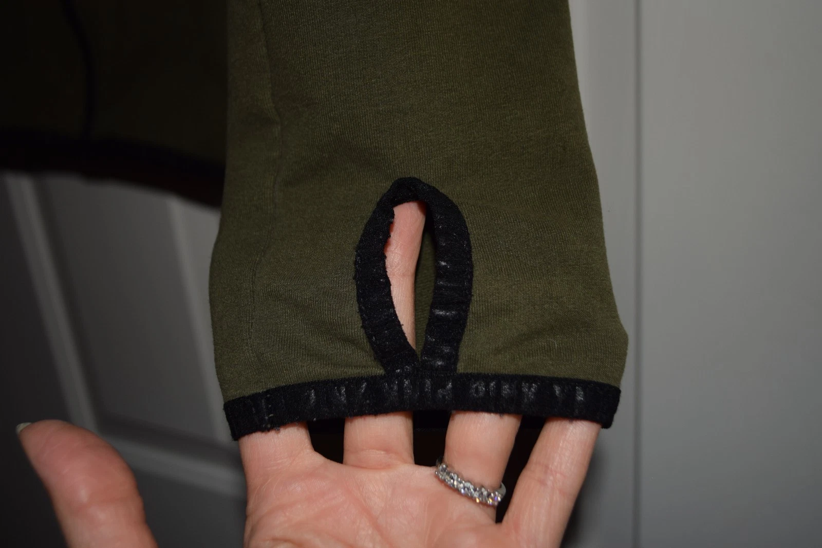 UNDERCOVER Giacca con cappuccio Victoria's Secret ROSA taglia M verde oliva zip davanti