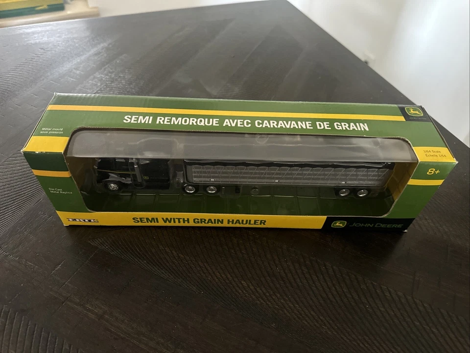 1/64 Scale John Deere Semi w/Grain Hauler - TBE15978 - Image 4 of 4