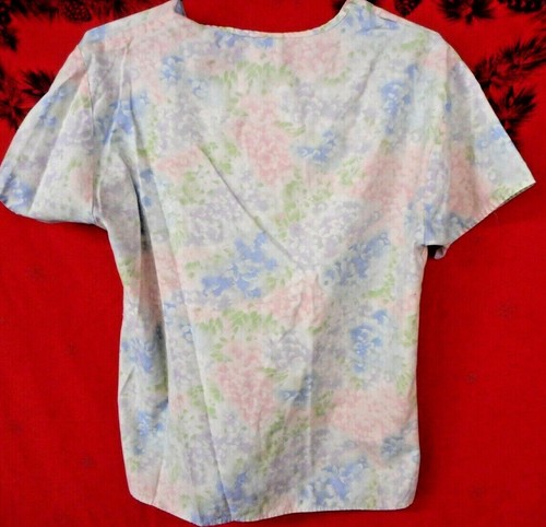 Crest Women's Scrub Top Multicolored Floral Size Small - Picture 4 of 5