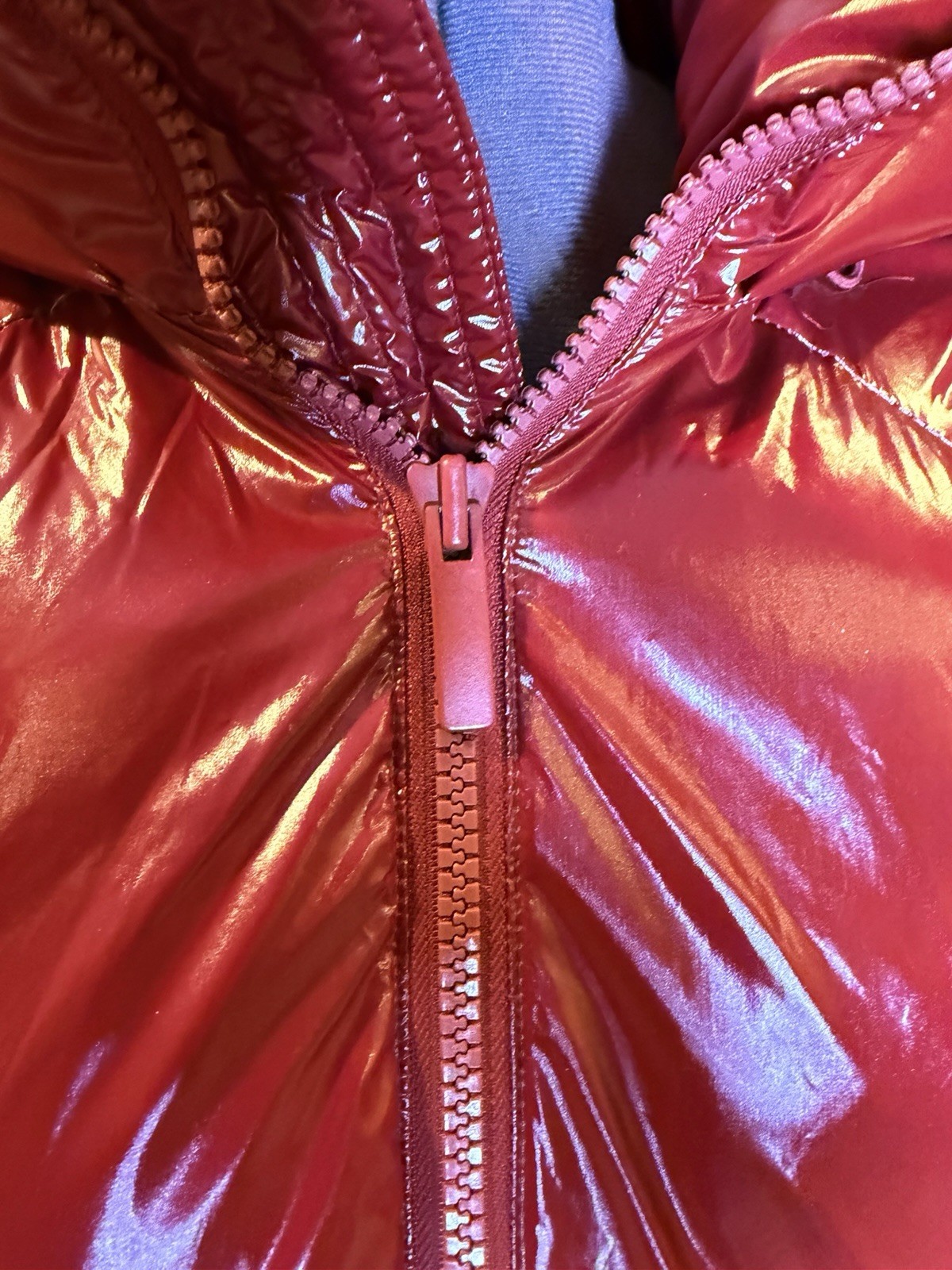 ALO Yoga Stunner Puffer Jacket Cranberry Red Shiny Hooded S Small Excellent image 8
