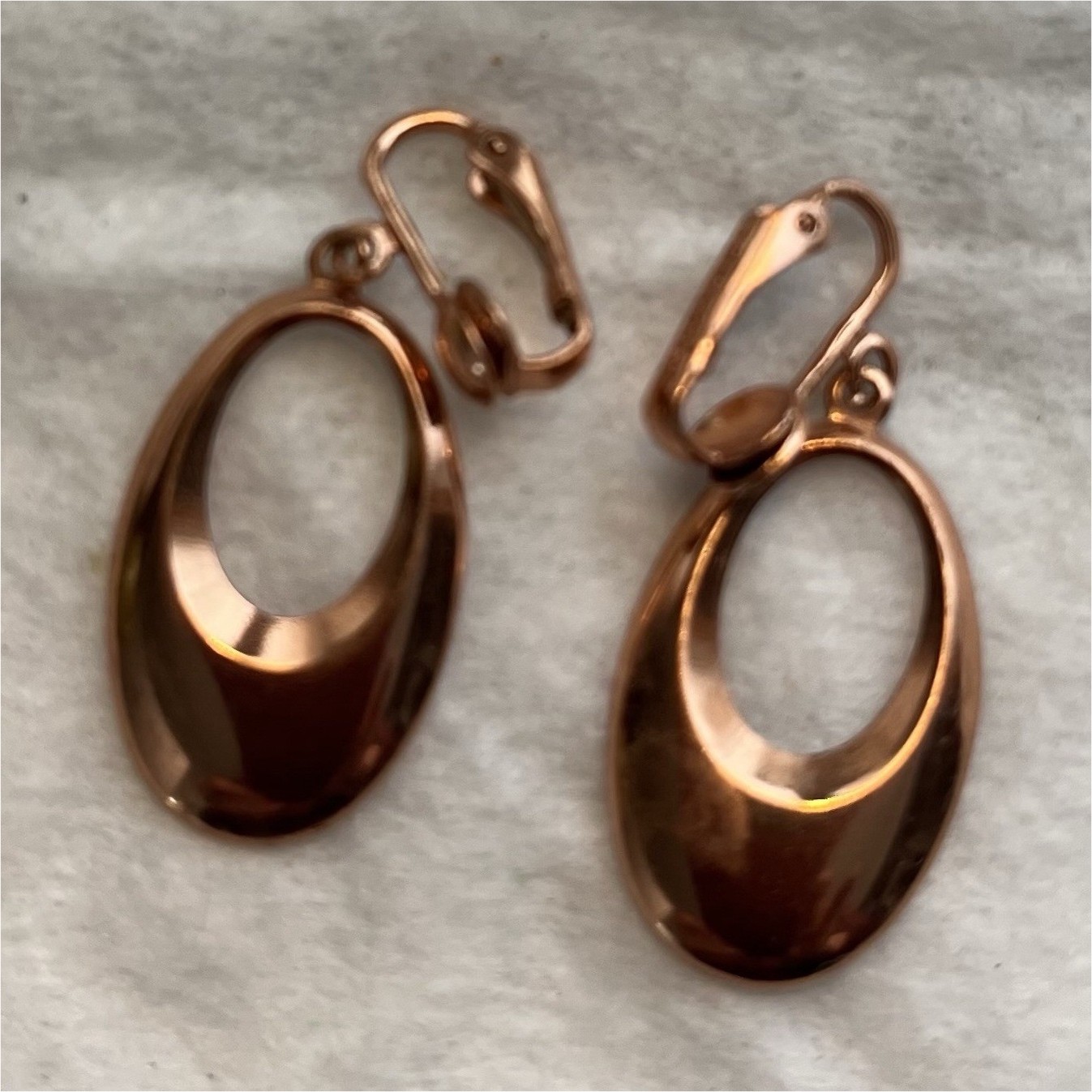 Solid Copper Oval Clip-On Dangle Drop Earrings 19… - image 1