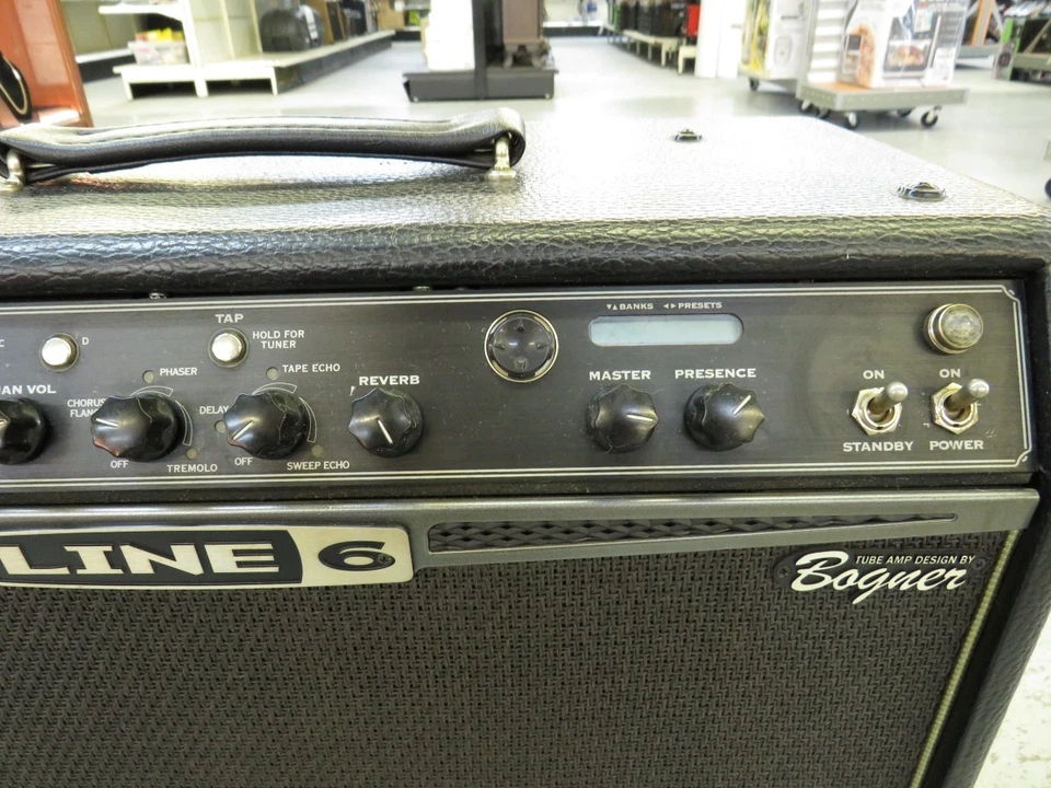Line 6 Spider Valve 112 Digital Modeling Guitar Combo (TDY028952) - Image 2 of 4