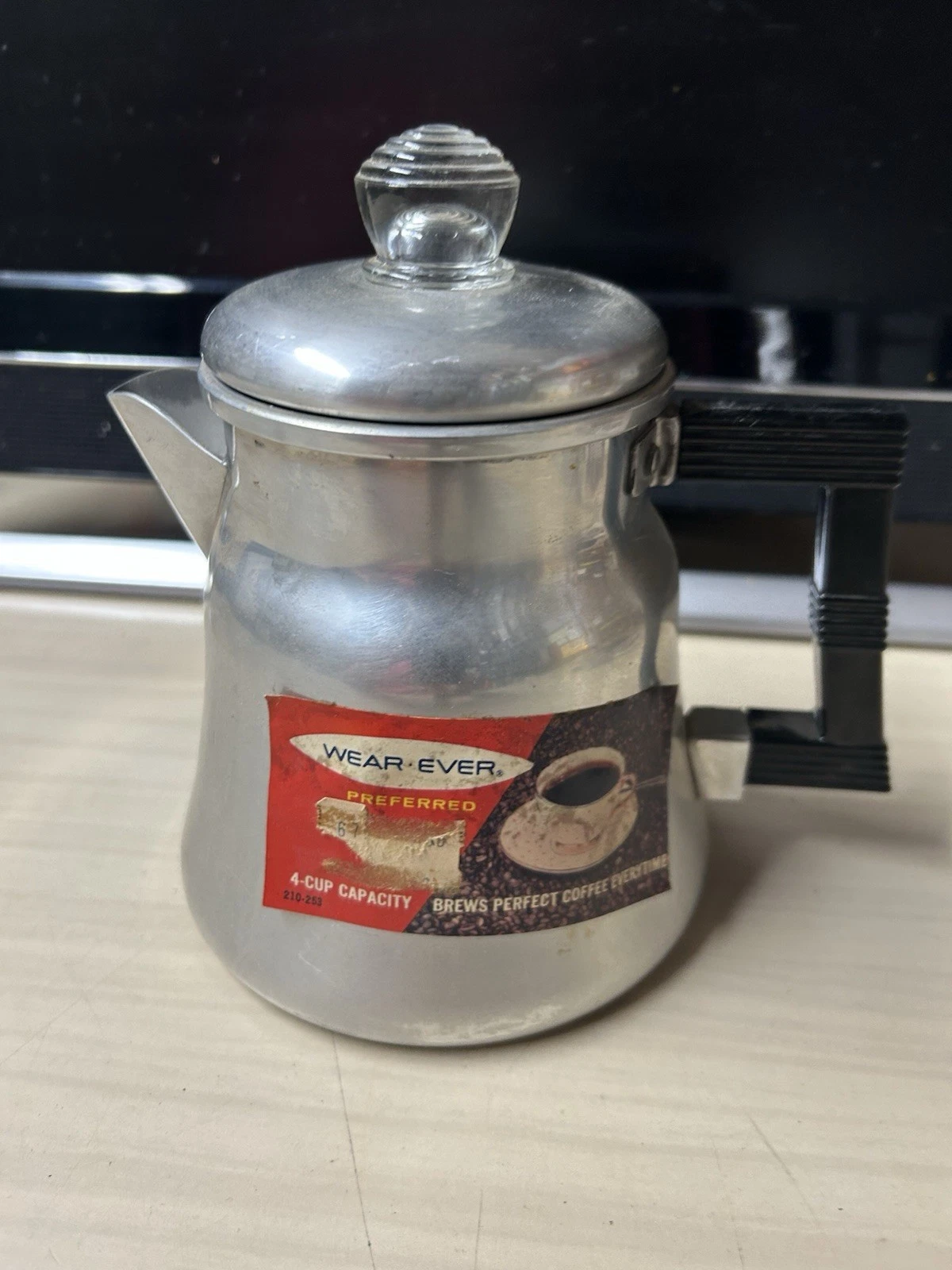 Wear-Ever Aluminum X-3004 Glass Bubble Knob Coffee Pot Percolator Kettle 4 Cup
Opens in a new window