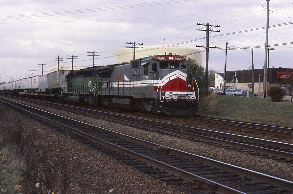 Railroad Slide - LMX #8572 GE B39-8 Diesel Locomotive