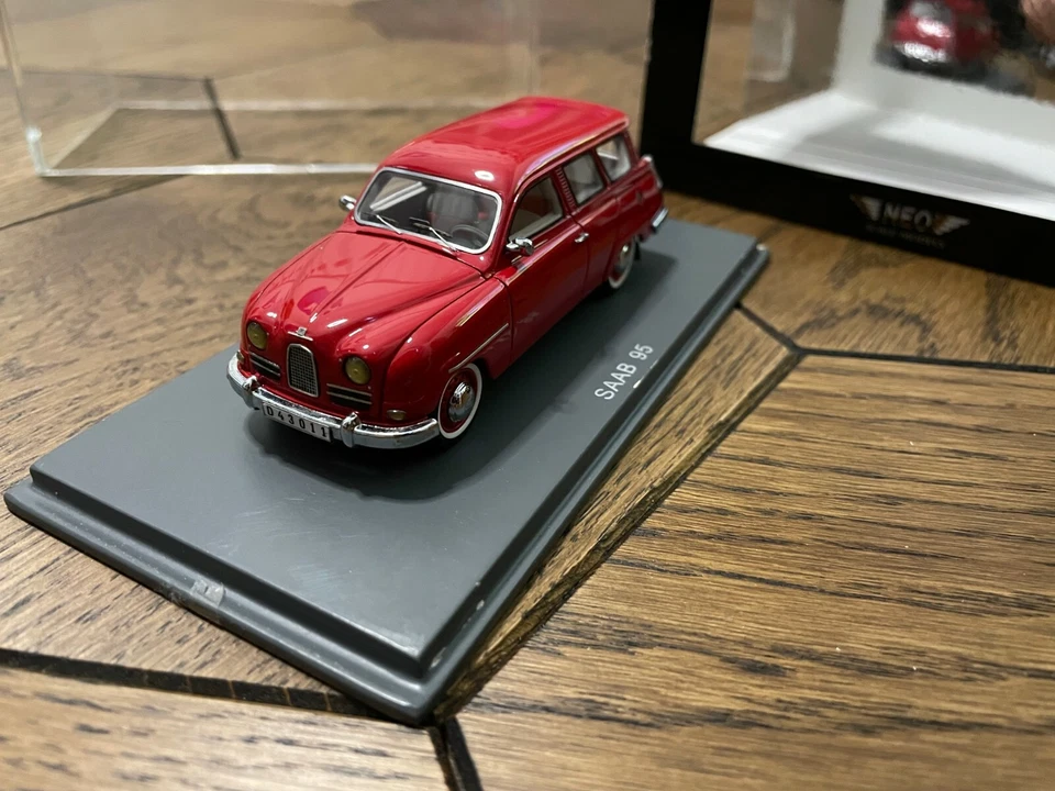 NEO Models NEO43010 Saab 95 Red 1/43 Scale Model - Image 3 of 4
