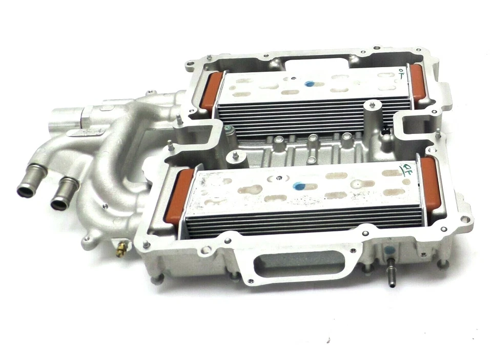 12661212 Intercooler and Cover V6 3.6L Twin Turbo 2016-2019 Cadillac XTS V Sport - Image 4 of 4