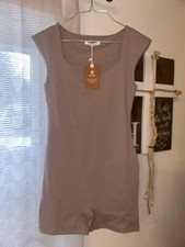 REORIA Bodysuit Women s Size Small V- Neck/Sleeveless Boyshort Beige NWT