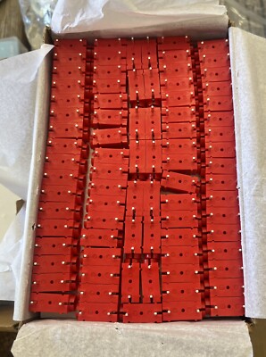 Box of 100 Deltron 571-0500 4mm 90deg PCB Mounted Insulated Socket ,Red
