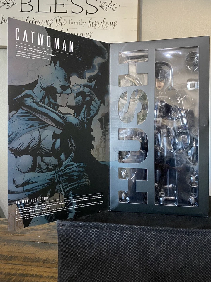 "Figura Medicom Real Action Heroes Batman Hush Catwoman escala 1/6 12"" sin usar, en caja" Foto 2 de 3