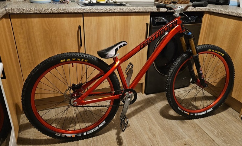 Dartmoor 26 Player Very Light Good Spec Dirt Jumper Red Halo
