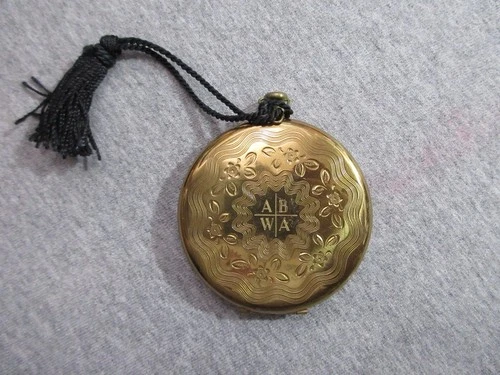 vintage Fifth Avenue makeup compact