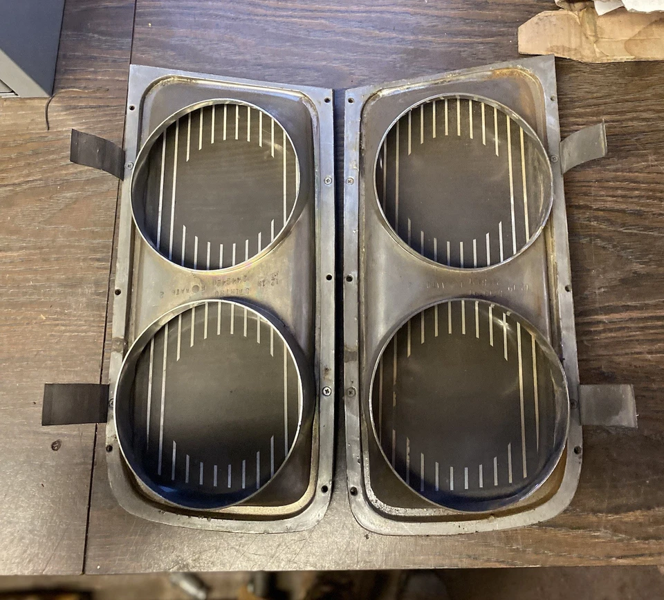 Chrysler 300 New Yorker Newport 1965 cubiertas de faros de vidrio biseles  Foto 4 de 4