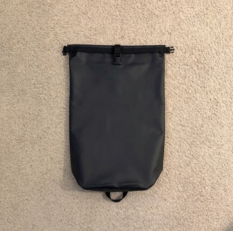 新品 yeezy バックパック YZY BP-01 Backpack Yeezy YZY BP-01 Backpack Black Roll Top Water Repellent Open Box
