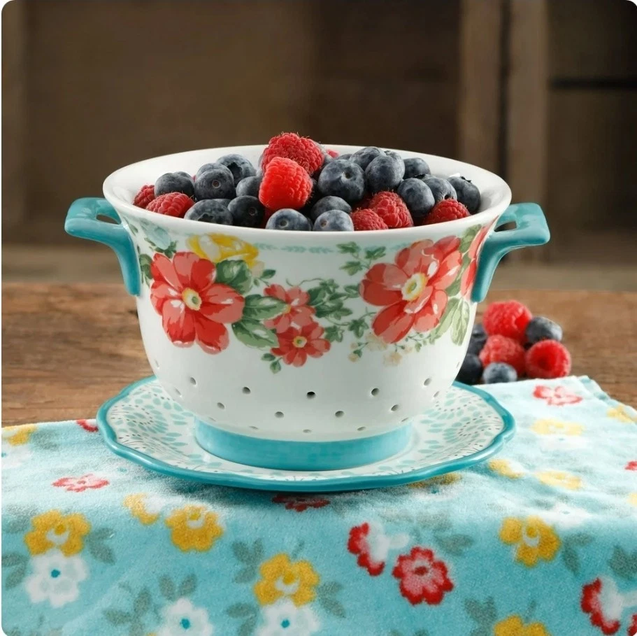Pioneer Woman Vintage Floral Colander
Opens in a new window or tab