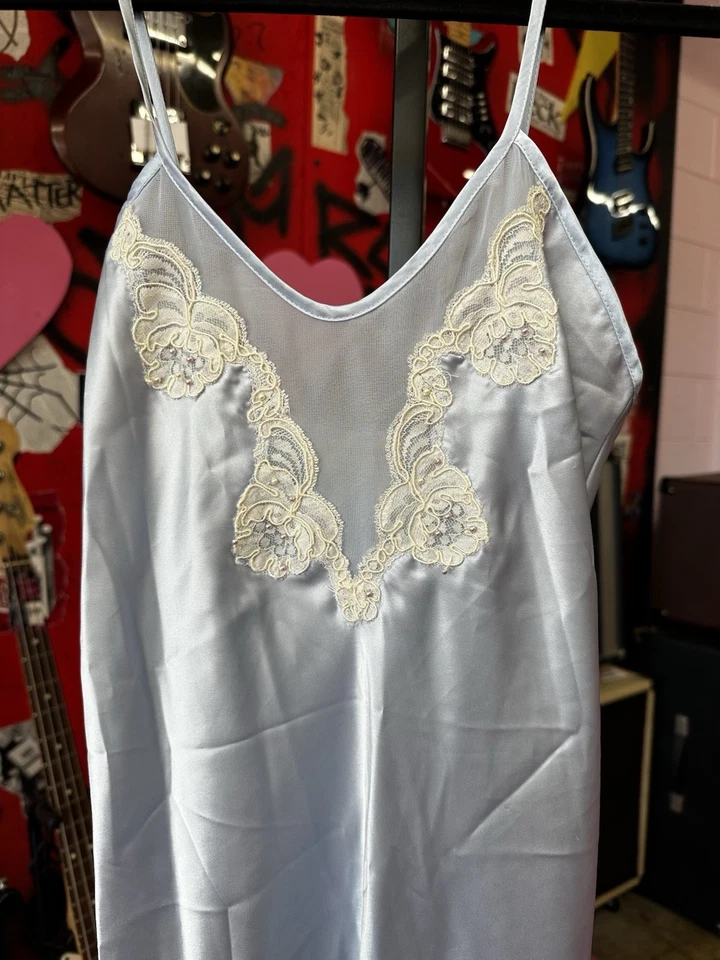 Victoria’s Secret Etiqueta Dorada Azul Satinado Hasta el Suelo Slip Cuentas Encaje Talla M Foto 4 de 4