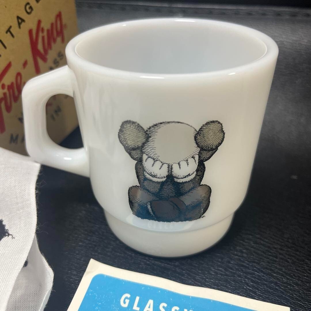 グラス/カップ KAWS TOKYO FIRST Fire-King Stacking Mug s-l400.jpg