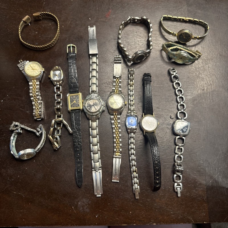 Mixed Lot Of 12 Assorted Watches For Parts Or Repairs