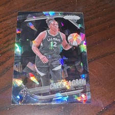 2025 Panini Prizm WNBA Chelsea Gray Cracked Ice #111 Las Vegas Aces