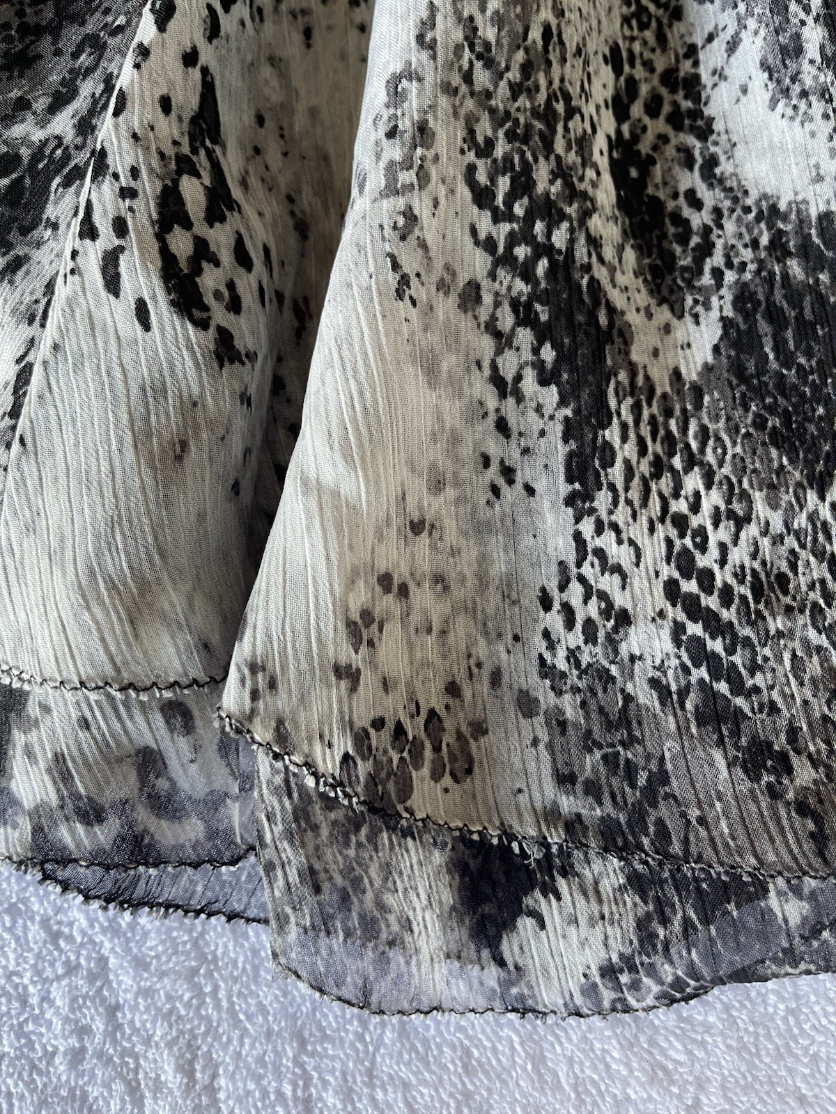 Express Snake Pattern Flared Mini Skirt Black And… - image 5