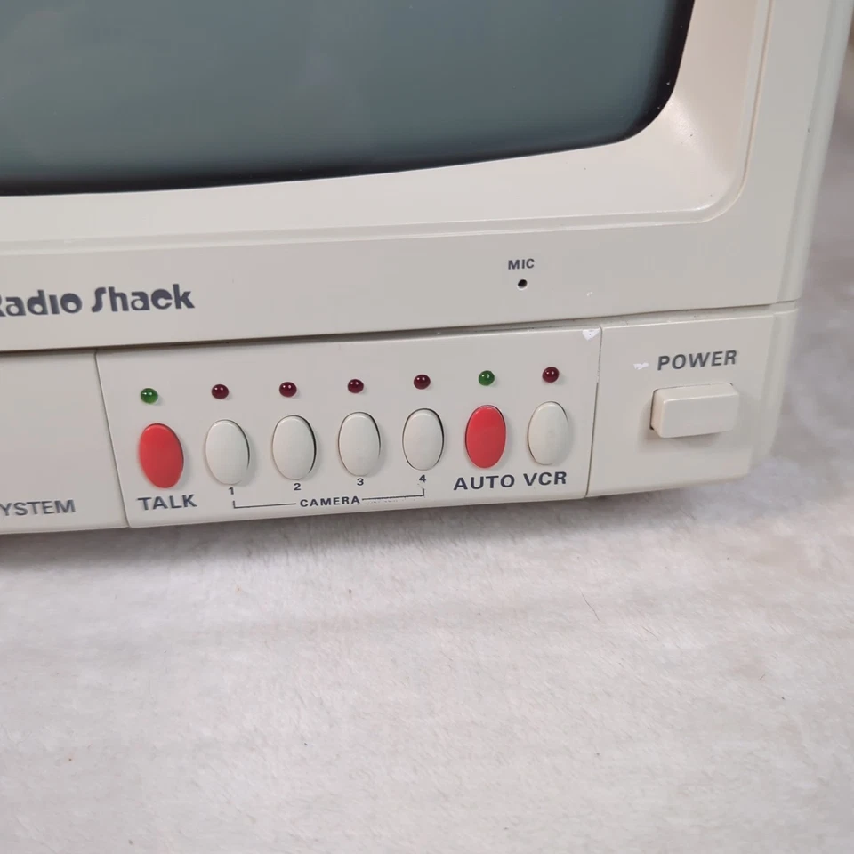 Radio Shack Monitor 4 Channel Observation 9" Display 45 Watt VSS-400 Black/White - Image 3 of 4