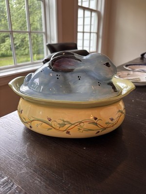 Pfaltzgraff ''Secrets of Pistoulet'' Bunny Covered Casserole by Jana Kolpen