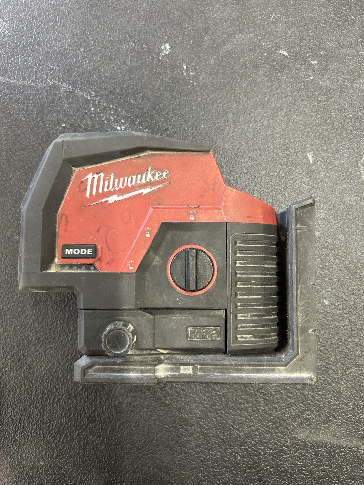 Milwaukee 3622-20 M12 Green Cross Line Plumb Points Laser works Great TOOL ONLY